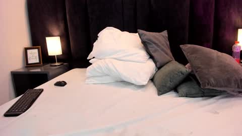 Snapshot of freyaa25 chatting on October 11, 9:19 am FREYA online show from October 11, 9:19 am