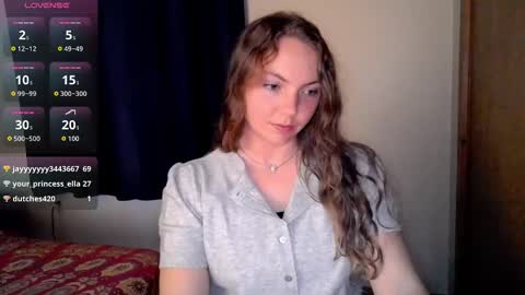 Snapshot of freyafux chatting on March 19, 9:52 pm Miss Freya online show from March 19, 9:52 pm