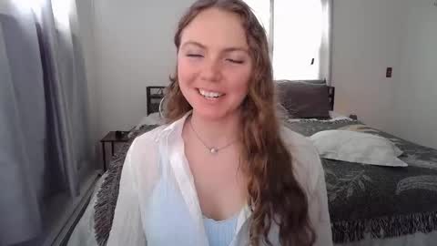 Snapshot of freyafux chatting on April 3, 9:35 pm Miss Freya online show from April 3, 9:35 pm