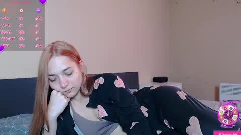 FreyaOliver online show from May 5, 3:20 pm