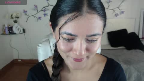 Snapshot of freyarouge chatting on April 4, 2:25 pm freyarouge online show from April 4, 2:25 pm