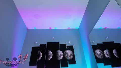 Snapshot of freyazimmerman_ chatting on November 4, 8:19 pm Pau. online show from November 4, 8:19 pm