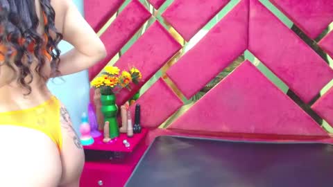 Snapshot of freyja_naugthy chatting on October 17, 12:41 pm freyja_naugthy online show from October 17, 12:41 pm