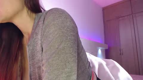 Snapshot of freyjashine_x chatting on December 1, 6:08 pm FREYJA LOREN online show from December 1, 6:08 pm