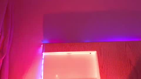 Snapshot of freyjashine_x chatting on December 13, 7:25 am FREYJA LOREN online show from December 13, 7:25 am