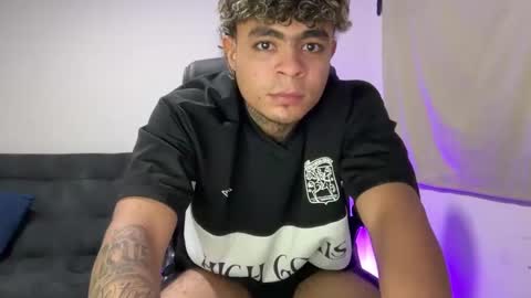 freyva_ online show from February 23, 8:55 am