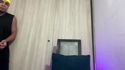 Snapshot of freyva_ chatting on April 9, 6:19 am freyva_ online show from April 9, 6:19 am