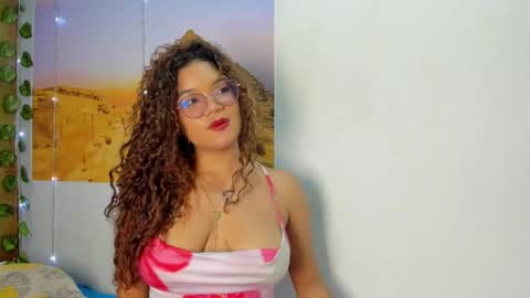 Snapshot of frezzita_ chatting on October 19, 7:36 pm Frezzita online show from October 19, 7:36 pm