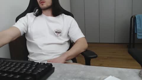 Leslie online show from February 13, 11:04 pm