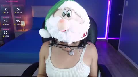frida_lassi_ online show from December 5, 6:22 pm