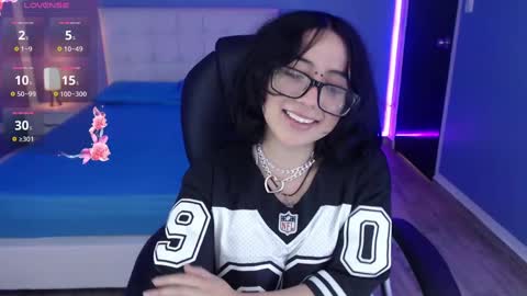 frida_lassi_ online show from December 16, 3:22 pm
