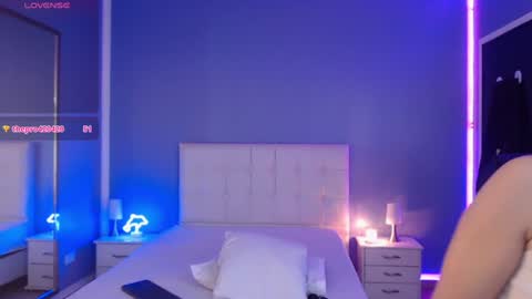 frida_lassi_ online show from January 22, 3:07 pm