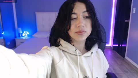 frida_lassi_ online show from January 24, 12:10 pm