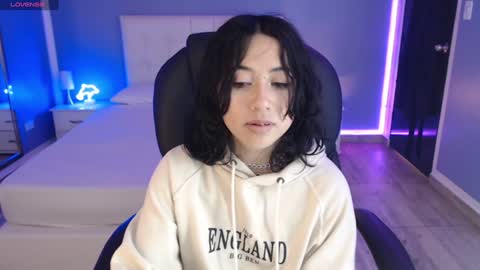 frida_lassi_ online show from January 24, 3:13 pm