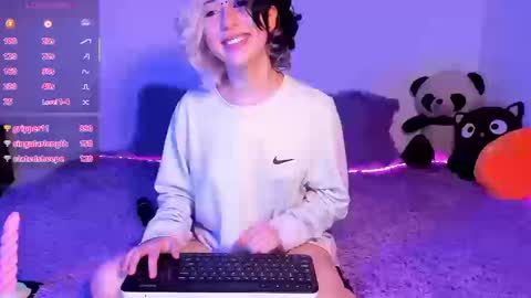 frida_lassi_ online show from September 13, 12:10 am