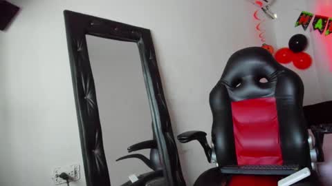 Snapshot of frida_morgan72 chatting on October 5, 1:42 pm frida_morgan72 online show from October 5, 1:42 pm