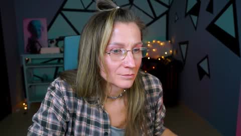 Frida Tander online show from December 9, 3:11 pm