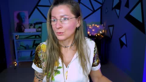 Frida Tander online show from December 10, 8:08 am
