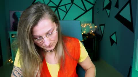 Frida Tander online show from December 12, 10:02 am