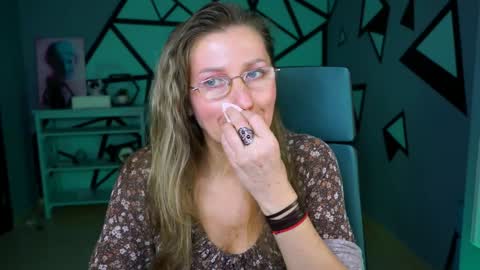 Frida Tander online show from December 13, 9:13 am