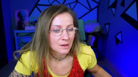 Frida Tander online show from December 17, 11:17 am