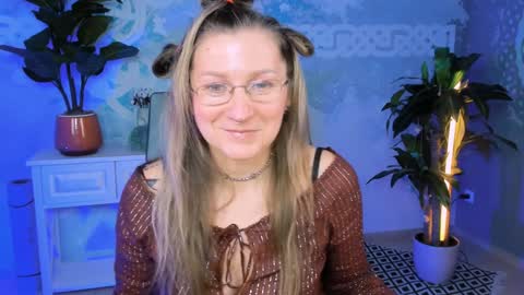 Frida Tander online show from January 19, 9:11 am