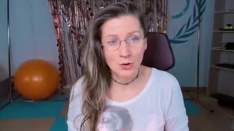 Frida Tander online show from February 17, 9:03 am
