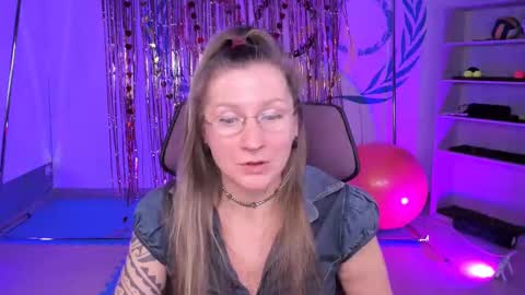 Frida Tander online show from February 20, 12:15 pm