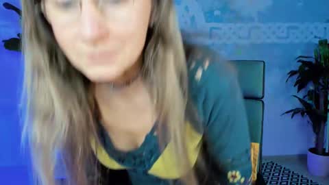 Frida Tander online show from March 6, 1:03 pm