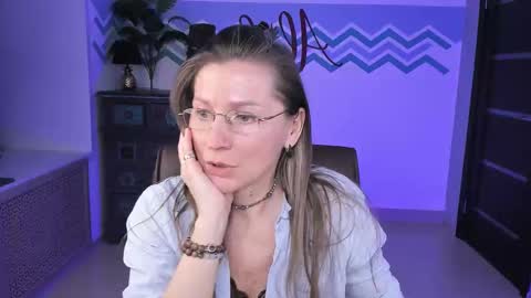 Frida Tander online show from March 10, 3:20 pm