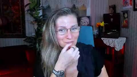 Frida Tander online show from September 14, 1:10 pm