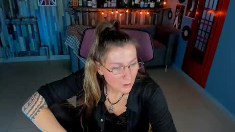 Frida Tander online show from November 22, 5:17 am