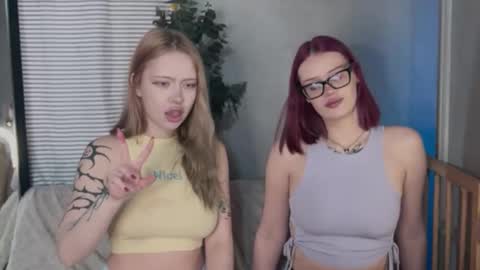 friend_zone_ online show from January 19, 9:46 am