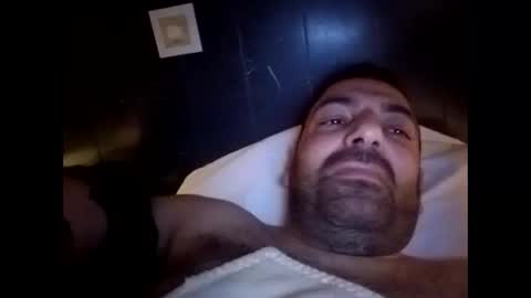 friendswithbenefitsbe online show from April 12, 11:10 pm