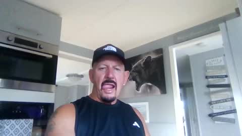 Snapshot of friskyneedsum chatting on September 11, 4:18 pm bob online show from September 11, 4:18 pm