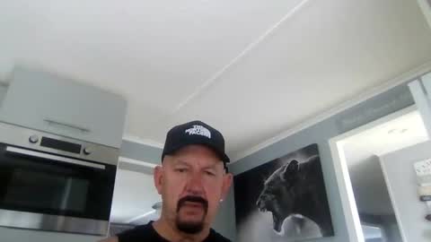 Snapshot of friskyneedsum chatting on October 1, 10:10 am bob online show from October 1, 10:10 am