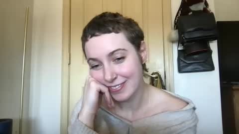 Snapshot of fromqueenvenus chatting on February 24, 5:20 pm Venus online show from February 24, 5:20 pm