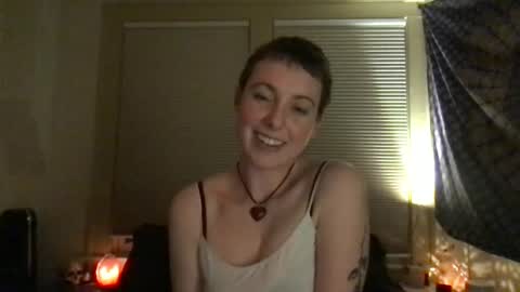 Snapshot of fromqueenvenus chatting on February 27, 3:47 am Venus online show from February 27, 3:47 am