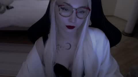 Snapshot of fromsun_forsoul chatting on March 23, 10:03 pm Lilith online show from March 23, 10:03 pm