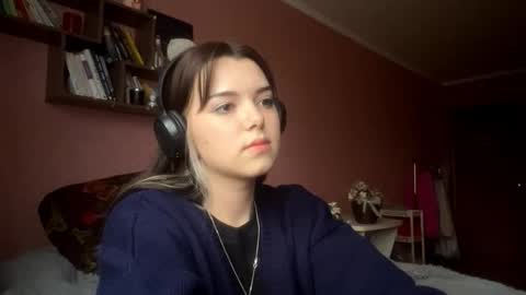 Snapshot of frosted_bloom chatting on September 26, 2:21 pm Emily online show from September 26, 2:21 pm
