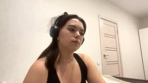 Snapshot of frosted_bloom chatting on September 29, 3:39 pm Emily online show from September 29, 3:39 pm