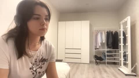 Snapshot of frosted_bloom chatting on October 2, 3:41 pm Emily online show from October 2, 3:41 pm