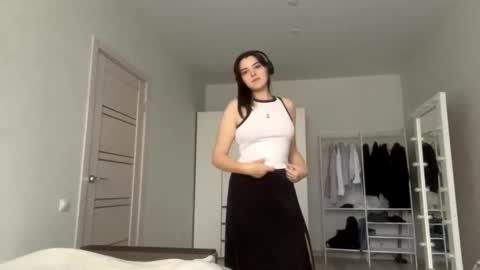 Snapshot of frosted_bloom chatting on October 5, 7:17 am Emily online show from October 5, 7:17 am