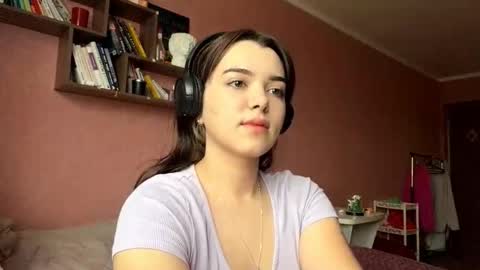Snapshot of frosted_bloom chatting on October 12, 7:07 am Emily online show from October 12, 7:07 am