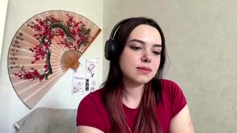 Snapshot of frosted_bloom chatting on July 1, 8:05 am Emily online show from July 1, 8:05 am