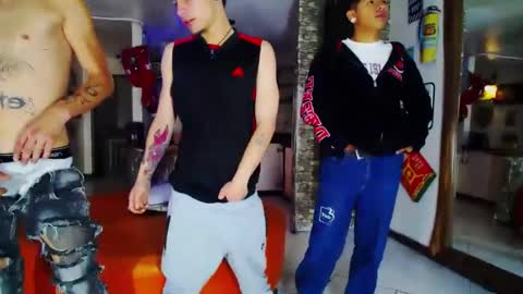 THOMAS AND DAMIAND online show from January 24, 8:11 pm