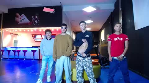 THOMAS AND DAMIAND online show from February 26, 6:43 pm