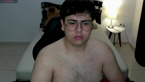 Snapshot of fuck_blow chatting on March 31, 12:34 am uwu online show from March 31, 12:34 am