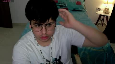 Snapshot of fuck_blow chatting on April 5, 11:46 pm uwu online show from April 5, 11:46 pm