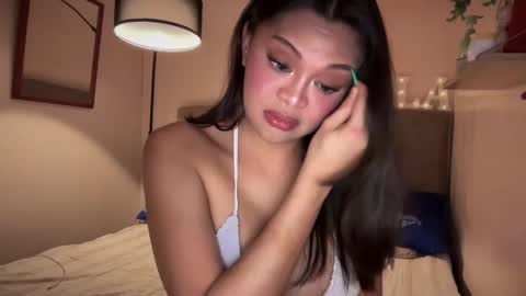 ella online show from May 21, 6:37 pm